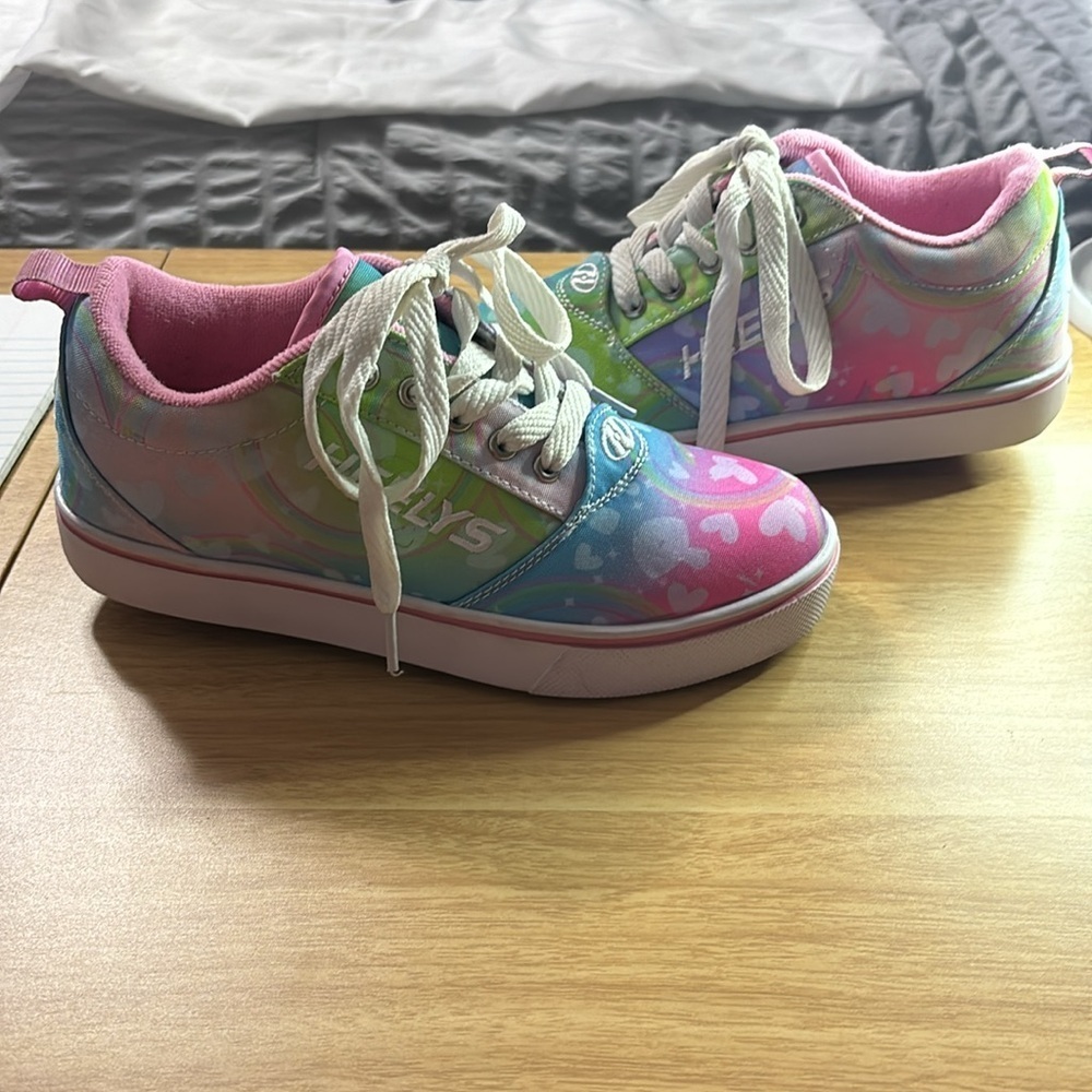 HEELYS Rainbow Shoes USA sizes youth 4 wmn’s 5 - Picture 2 of 7